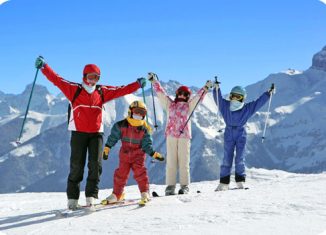 famille ski montagne
